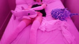 Femboy liebt ihre Haispielzeuge