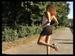 Девушки на улице провоцируют на еблю - Screenshot 16 of 16 - Public