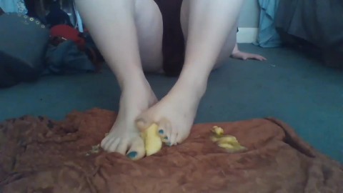 Sexy Pedicured Feet Squish Banana 