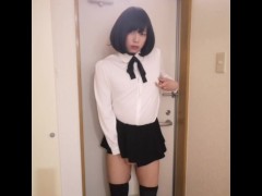 玄関で女装してオナニー