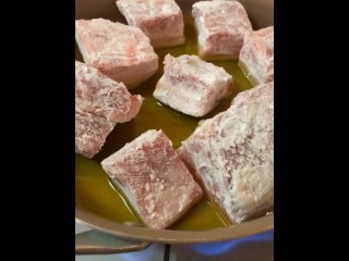 Shohei Cozinhar Caril com Carne De Porco Grelhada e Legumes