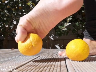 Naranja Reventada Para Satisfacer Su Fetish De Pies