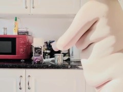 Pissing while making a tea - Screenshot 13 of 16 - Peeing