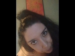 Tetona madurita jugando con_la nata portodo el cuerpo.