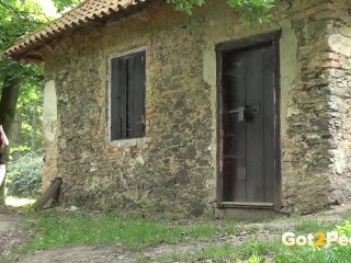 Her Pissy Needs In Nature