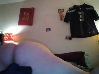 Slutty MILF needed to_cum bouncing on vibrator