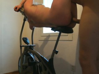 BigAss Stepmom Gets Crempied Middle_of Workout.Finnishcouple1