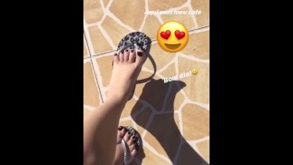 @tici_feet IG tici quarantine moments!