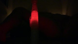 暗室|假阳具灯|用手|悄悄地射精|室友隔壁房间