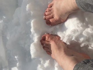 snow, feet in snow, milf, mother