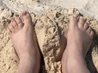 Fique Nu Na Praia Comigo - Feet Fetish