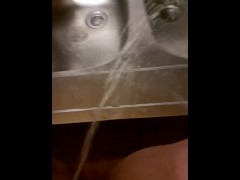 Slut pees in kitchen sink - Screenshot 10 of 16 - Kitchen Pee