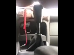 Мастурбирование вагины с помощью автомобильной ручки переключения передач - Screenshot 1 of 16 - Masturbate