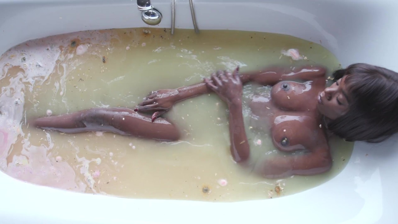 Exploring Anna Foxx's Exquisite Nude Body