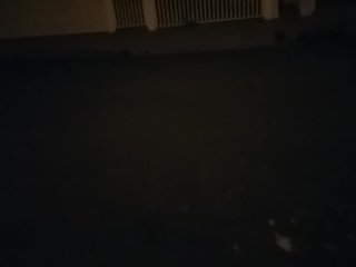 Punheta em local publico, na_rua !!! Deliciosa_!!!