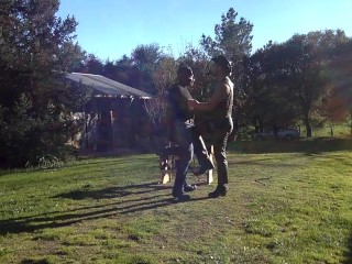 Slave Pony Training Avec un Fouet Bill