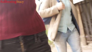 Farces Bande-Annonce Public Humiliation Drôle Habillé Balle Frapper Coups De Pied