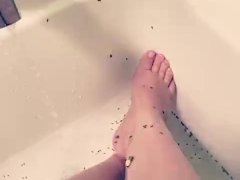 Bath time - Screenshot 15 of 16 - Foot Worship