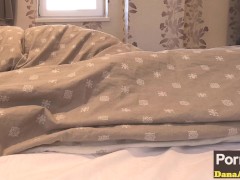 Video NAUGHTY STEP DAUGHTER FUCKS STEP DAD! PEE ON HIM IN BED THEN GETS CREAMPIE!