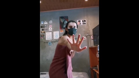 NSFW TikTok Quando seu irmão "passo" entra em seu quarto - Emma_Model