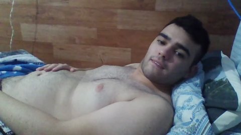 Garoto urso com fome, quer encher a barriga