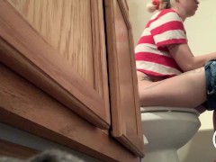  Peeing Compilation 004 PREVIEW - Screenshot 4 of 16 - Legs