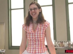 Video Adorable amateur loves to be pissed on