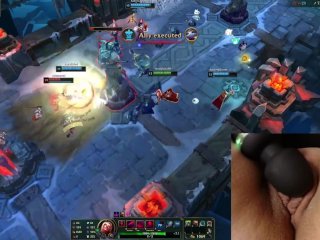Playing League of LegendsWith a Vibrator on My Clit #1_Luna