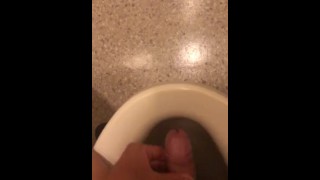 Masturbation Dans Les Toilettes De L'hôpital Ejaculation En Moins D'une Minute