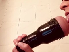 Squirting Fleshlight: Toy cumes in my face!