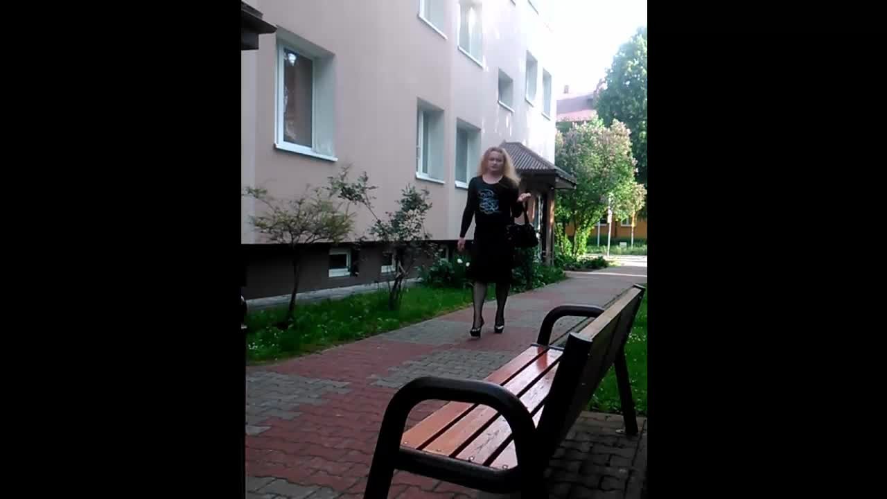 Doris Public outside Walking Part 2 Pornhub com 