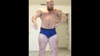 Muscoloso Bodybuilder Flettente Prendere in giro OnlyfansBeefBeast