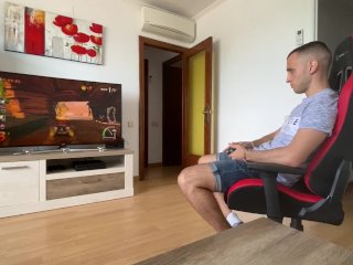 Blowjob while playing PS4 screenshot number 0
