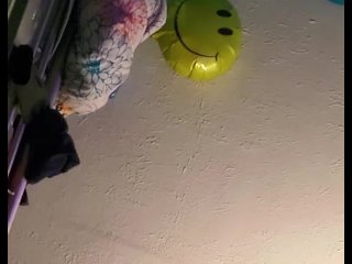 Ebony shaking her booty