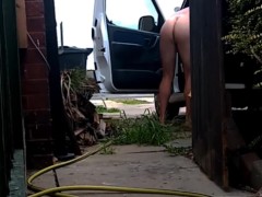 Towel dropped on drive in daylight 