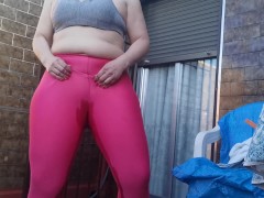 Trailer Peeing my leggins after training in home
