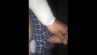 Masturbación hardcore en una noche de escuela. Guy con el brazo roto 