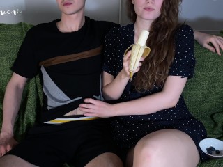 Il ne peut pas gérer la chatte serrée après avoir taquiné Bj Netflix & Chill avec sa bite