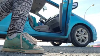 Моча на обочине дороги