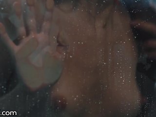 HaleyReed Deepthroats Underwater Before Pounded In Shower