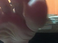 A little powder on the queen's feet - Screenshot 5 of 16 - Feet Slave