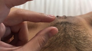 Petite com buceta muito molhada e apertada masturbação na calcinha Cute