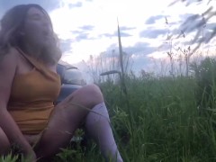 Блондинка на природе с любимым авто . Мастурбирует большим дилдо - Screenshot 16 of 16 - Blonde