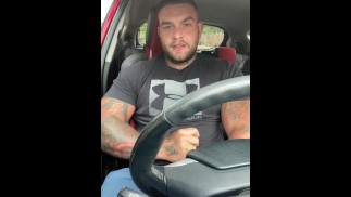 Andy Lee honění na veřejnosti