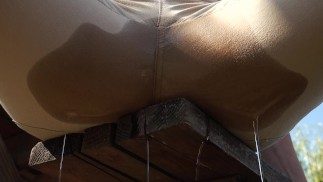 Замачивание джинсов на открытом воздухе