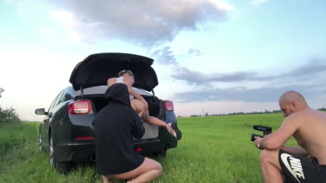 Русский трах на улице за кадром