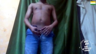 Indian shameless porn boy nude Show ( भारतीय देसी अश्लील नंगा लड़का )