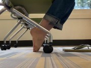 Peep on my feet while I listen to a lecture 