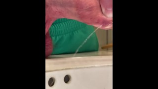 Double urethra pissing