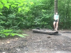 МАНЬЯК ПОДГЛЯДЫВАЕТ ЗА ТЕЛКОЙ В ПАРКЕ И СЛЕДИТ ЗА НЕЙ 4К - Screenshot 14 of 16 - Young